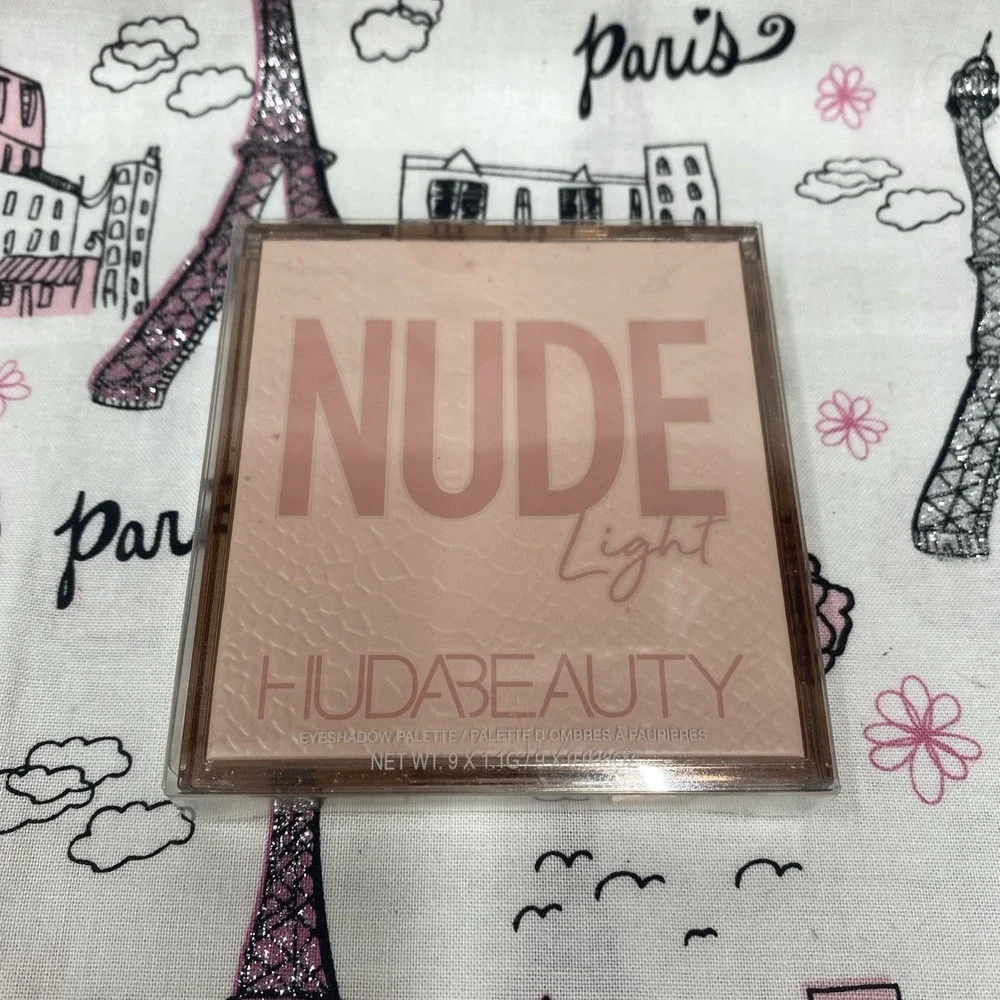 Huda Beauty 9 Eyeshadow Pallet In Nude Light Brand‎ New